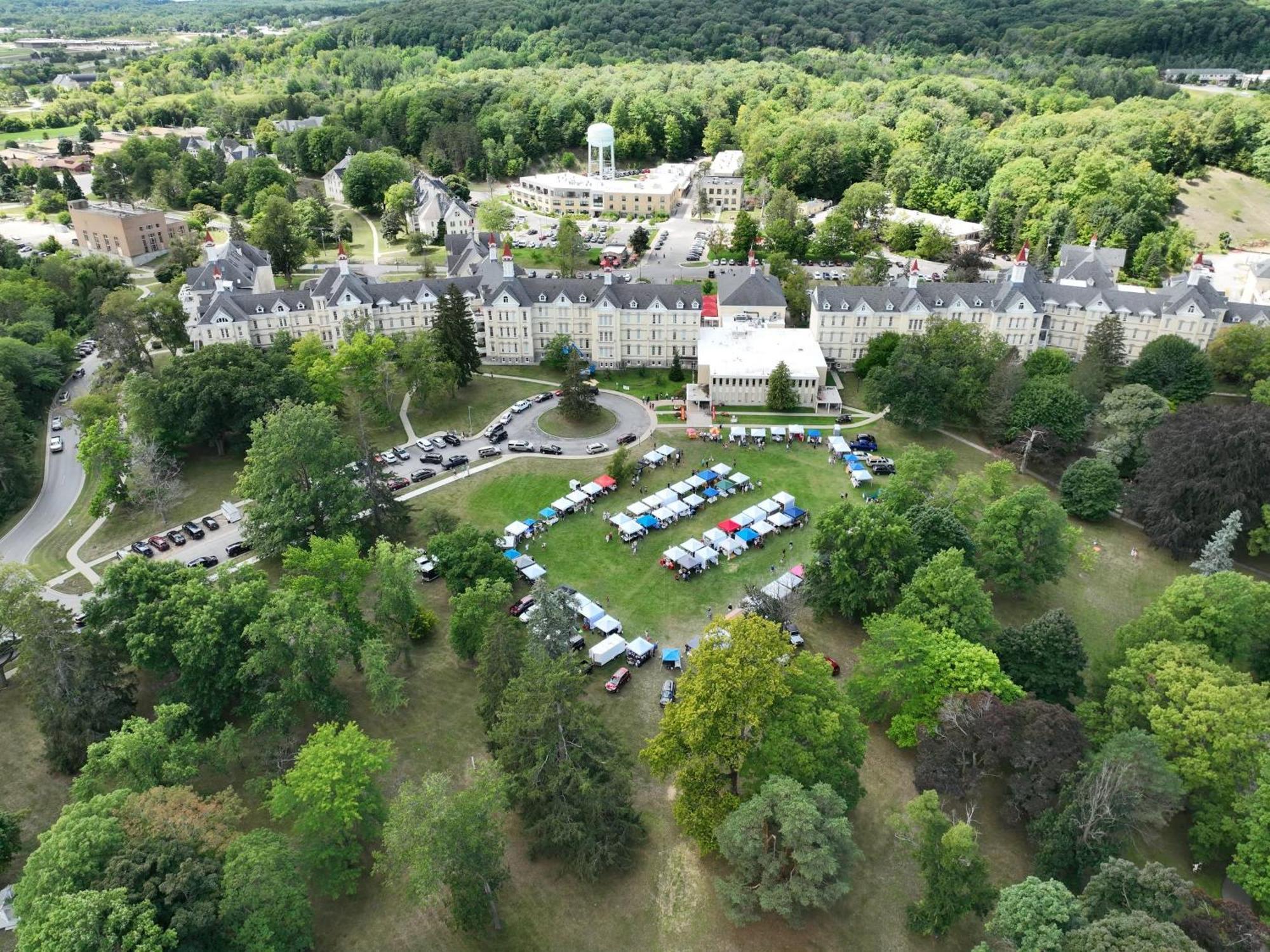 Condo On State Hospital Grounds! Traverse Stadt Exterior foto
